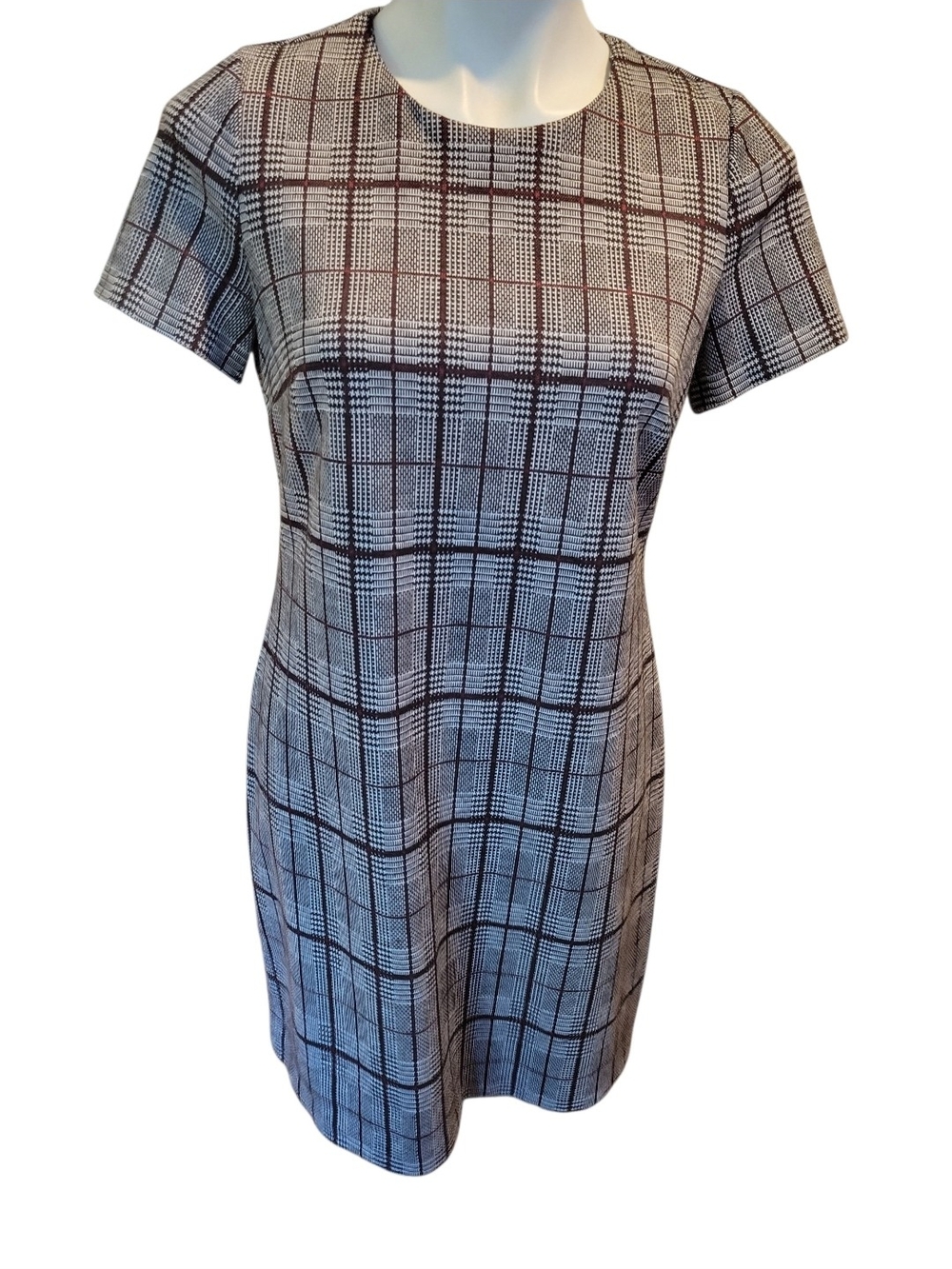 Classic Plaid Short-Sleeve Shift Dress - Black and White